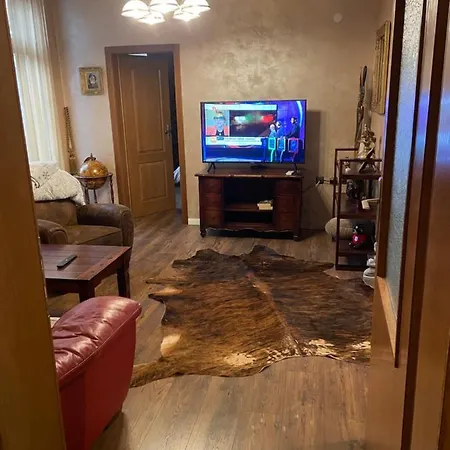 Luxe 2br With Jacuzzi Апартаменты *